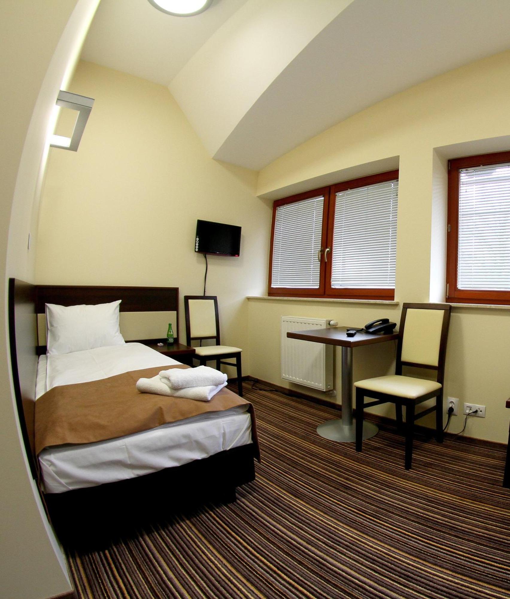 Hotel Aviator Kielce "Business Hotel Medical & Spa" 客房 照片